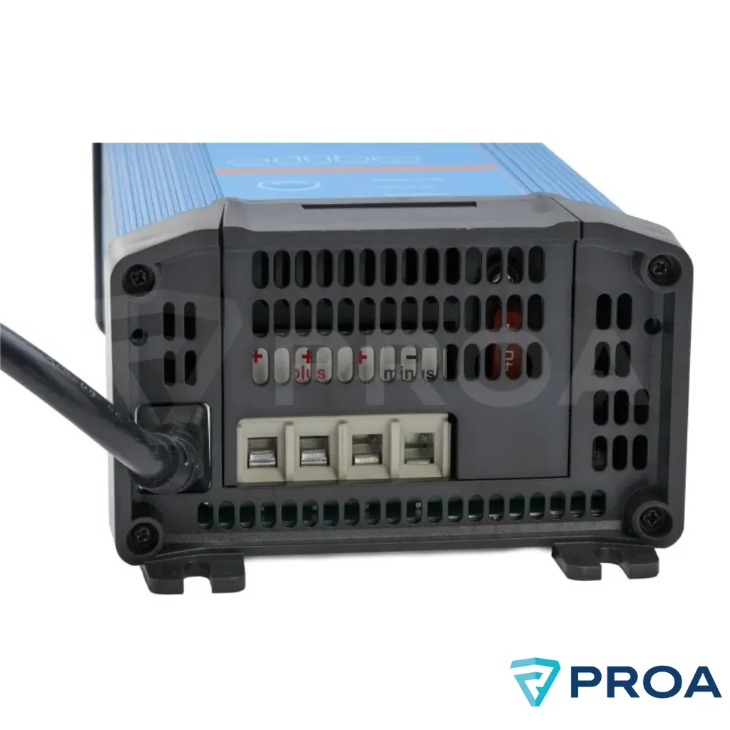 cargador victron Blue Smart 12Vcc 30A - 3 salidas borneras 1.webp