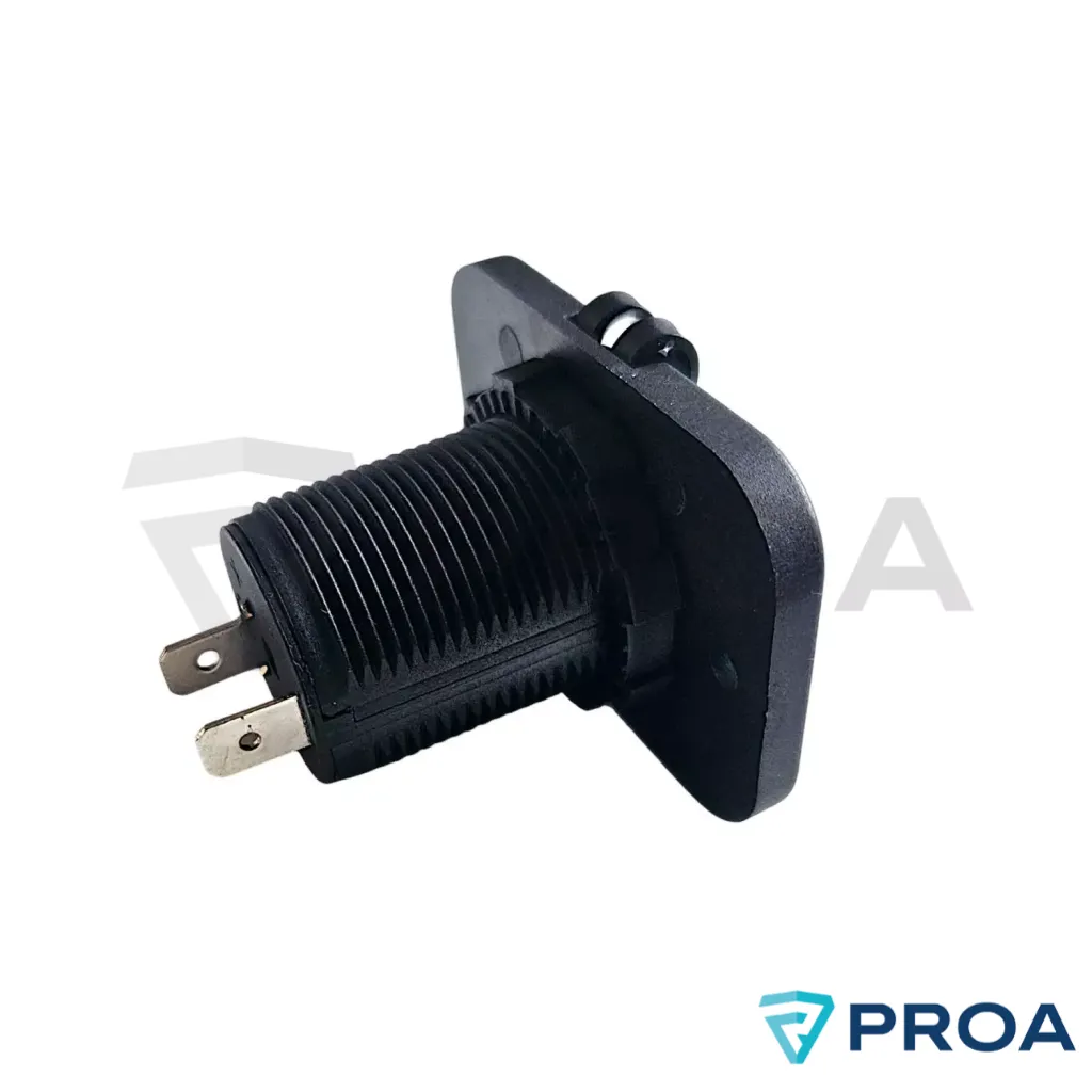 Toma 12 - 24 Volt con tapa estanco diagonal detras.webp
